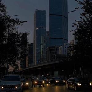 赖俊与沈莹的第二次相遇与相处
